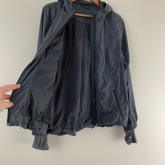 Lululemon Downtime Hooded Full Zip Grey Rain Jacket Size 8 - Picture 7 of 7